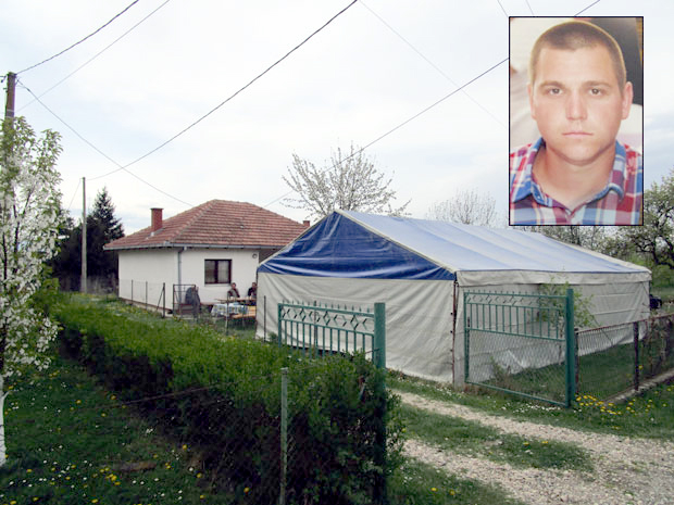 Нашег сина је убио нечији јавашлук, због људскe грешке му спремамо сахрану уместо свадбе